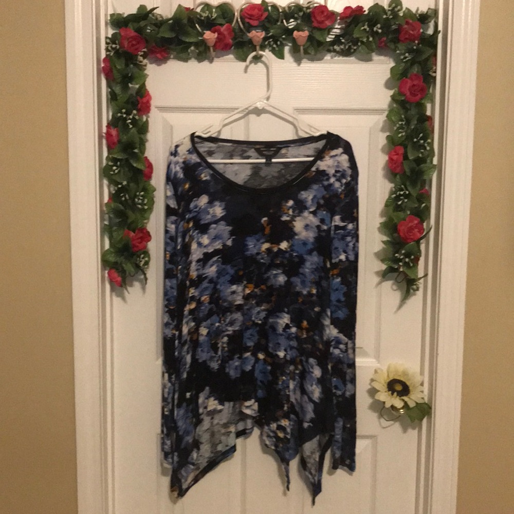 Simply Vera Wang Long Sleeved Top